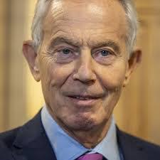 Clive Wright's Instagram, Twitter & Facebook