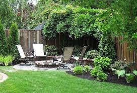 Flowers come in every color of the rainbow, and a lot of backyard landscaping ideas make use of this variety to create an incredibly joyful space. 50 Backyard Landscaping Ideas That Will Make You Feel At Home Small Backyard Gardens Small Yard Landscaping Small Backyard Garden Design