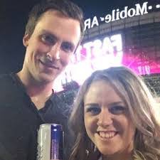 Linda Zoerb's Instagram, Twitter & Facebook