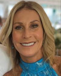 Karen Oakes's Instagram, Twitter & Facebook