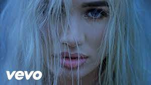 Yeah, bye baby, they ain't fly baby looking at the whip frame, that's a nice 'cedes used to throw it to me, like tom brady copyright: Pia Mia Do It Again Ft Chris Brown Tyga Underholdning