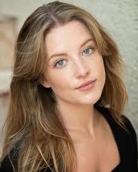 Samantha Isler's Instagram, Twitter & Facebook