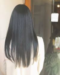 黒髪ロングのサラツヤストレート 伸ばしたいけど毛先のダメージが という方 油分と水分をたっぷり補給します ありがとうございました 毎週月曜火曜は定休日です 毎週金曜は12時営業スタートです 12月30日 1月3日まで年末年始休業をいただきますm
