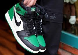 Jordan Air Jordan 1 Low Green Black White Air Jordan 1 Retro High Og Pine Green 555088 302 New Sale In 2020 Air Jordans Nike Air Shoes Nike Air Max Mens