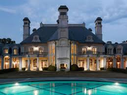 Decouvrez Ce Splendide Manoir Mis En Vente Aux Encheres Pour 4 M Au Cœur De L Immo Le Manoir Maison De Maitre Manoirs De Luxe
