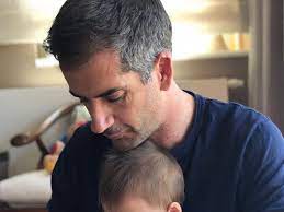 Η βουλευτής της νδ βρίσκεται στα χάνια. Kwstas Mpakogiannhs H Tryferh Fwtografia Me Ton Patera Toy Paylo Kai Ton Pappoy Toy Papa Kwsta Mothersblog Gr