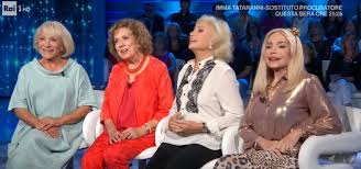 «signore e signori buonasera» disse la sua prima volta davanti alle telecamere, annunciando un documentario del national. Gabriella Farinon La Signorina Buonasera Si Racconta A Io E Te Ecco Cosa Rispondo Agli Spasimanti
