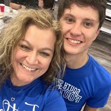 Lori Kenney (@lori8kenney)