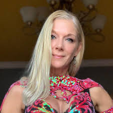 Jessica Hoff's Instagram, Twitter & Facebook