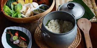 Apalagi jengkol ama sambelnya yg. 15 Tempat Makan Di Cipanas Cianjur Ada Sate Maranggi Hingga Bakmi Halaman All Kompas Com