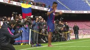 Barcelona set to complete second january signing as yerry. Barcelona Yerry Mina Steps Out Barefoot During Unveiling As Com