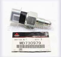 OEM GENUINE NEW MITSUBISHI GALANT LANCER OUTLANDER REVERSE LIGHT SWITCH  MD730979