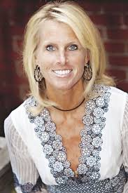 Local author Elin Hilderbrand returns home to promote new book