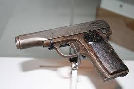 Nov 10, 2018 · el asesinato de dos personas el 24 de junio de 1914 dio origen a una furia incontrolable que solo meses después llevaría a seis países europeos a la primera guerra mundial. Magnicidio En Sarajevo El Atentado Que Desencadeno La Gran Guerra La Segunda Guerra Mundial