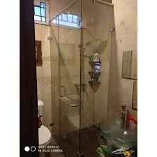Bagi kamu yang masih bingung harus menggunakan tirai atau kaca untuk memisahkan area basah dan area kering di kamar mandi, menggunakan kaca kamar mandi. Jual Partisi Kaca Kamar Mandi Tempered 10 Mm Shower Box Bp Berry Jakarta Selatan Chelatama Kaca Aluminium Tokopedia
