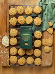Like most cookie doughs, this is little more than creaming the butter and sugars until light and fluffy, then beating in the egg and flavorings until smooth and creamy. Shop Grahams Irish Biscuits