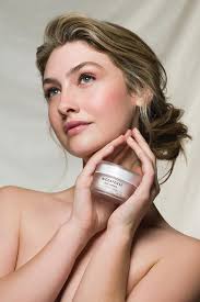 Beauty Biz Year 15 Issue 6 by mochagroup