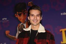 He was born in 1990s, in millennials generation. Por Que La Universidad Ibero Expulso Al Youtuber Memo Aponte Film Daily