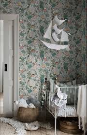 Une Chambre D Enfant Tapissee De Contes Suedois Plumetis Magazine Chambre Enfant Papier Peint Chambre Enfant Decoration Chambre Bebe