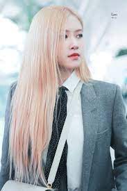 𝙁𝙡𝙪𝙛𝙛𝙮 on twitter rose blonde rose blonde hair aesthetic girl