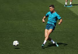 Prime members enjoy free delivery and exclusive access to music, movies, tv shows, original audio series, and kindle books. Cristiano Ronaldo S Workout Routine Shows How He Got His Leg Muscles