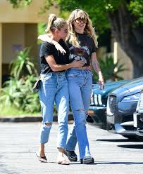 Miley cyrus and kaitlynn carter were seen kissing after the singer's breakup from liam hemsworth was announced. Why Miley Cyrus And Kaitlynn Carter Split