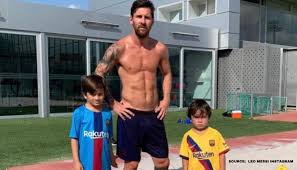 But among all the numerous images of the morning in the camp nou, i keep the little one thiago, the eldest son of leo messi. Lionel Messi Reveals 6 Footballers His Son Thiago Talks About And Ronaldo Tops The List