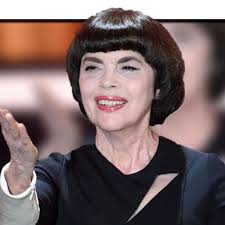 Born 22 july 1946) is a french singer. Schlager Grosses Drama Um Mireille Mathieu Beruhmter Sangerin Droht Der Rollstuhl Schlager