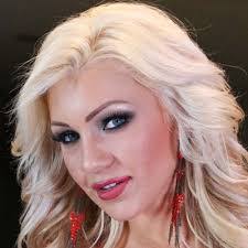 Cameron Dee's Instagram, Twitter & Facebook