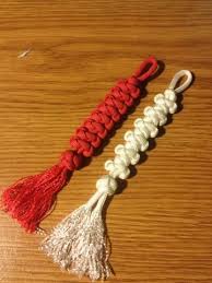 Maybe you would like to learn more about one of these? Knotnatural S Blog Emperor Snake Knot Fob With Frayed Paracord Tassel Snake Knot Paracord Fobs