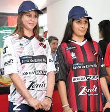 Y el actual delantero de vélez, cristian tarragona , se hizo presente en la red por partida doble. Camisetas Sport Lyon De Patronato 2017 2018