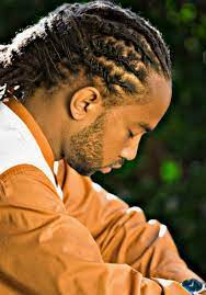 · le tressage est synonyme de coiffures noires. Inspiration Coiffure Nattes Collees Pour Hommes Magazine Coiffure Afro Webzine Tutos Afro Articles Beaute Noire Et Metissee Soins Des Cheveux Crepus