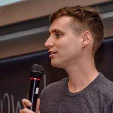 Daniel Rozenberg (@danielrozenberg@tech.lgbt)