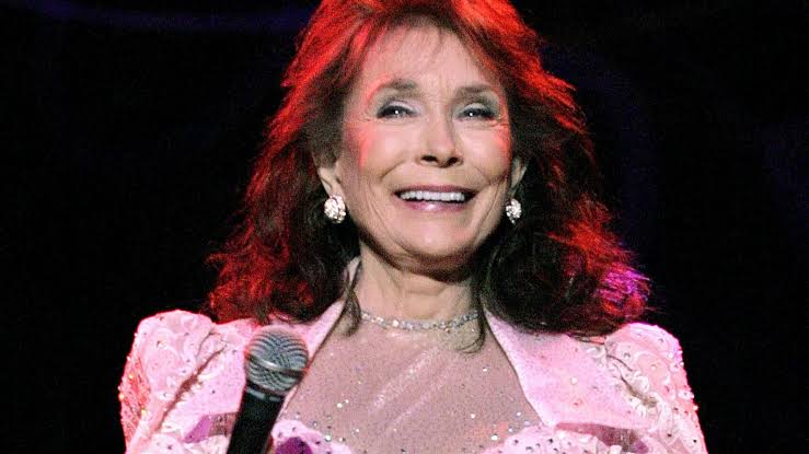 The Fake Love Affair That Inspired This Loretta Lynn Deep Cut (And the Rock  'n' Roller Who Revived It) - American Songwriter
