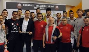06 nisan 2021, 11:31 baran korkmaz'ın selim sayılgan'dan aldığı yalı satılıyor sbk holding'in iştiraki mega varlık'a ait beylerbeyi'ndeki yalı satılıyor. Ziraat Bankasi Mersin De Yalniz Degil Voleybolunsesi