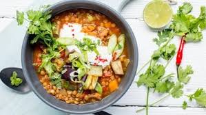 Eine Schussel Mit Orientalischem Linsengericht Steht Auf Dem Tisch Kohlenhydratarme Rezepte Gesunde Rezepte Rezepte
