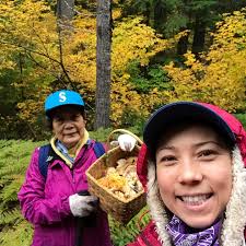 Stephanie Eckard's Instagram, Twitter & Facebook