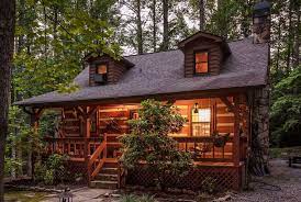 Book This Charming Cabin Rental With A Beautiful Koi Pond Near Carters Lake Georgia For A Fantastic Nature Retreat Log Cabin Rustic Cabin Design Cabin Homes