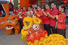 Chinese new year is celebrated all around the world, but each country or community usually on the last day of celebration, an old custom of chap goh mei is followed by some modern variation. Bhpetrol Holds Annual Celebration To Welcome Chinese New Year News And Reviews On Malaysian Cars Motorcycles And Automotive Lifestyle