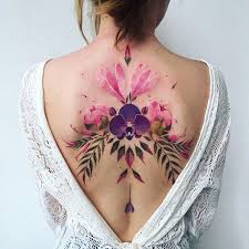 Gambar tato simpel keren di punggung satu bangsaku. 7 Potret Tato Besar Di Punggung Ini Keren Banget Tampak Realistis Hot Liputan6 Com