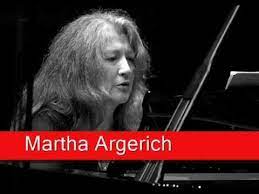 In a field of over fifty various recordings of tchaikovsky's 1st piano concerto, this one by martha argerich and charles dutoit from 1971 is one of the very finest ever recorded. Martha Argerich Chopin Piano Concerto No 2 In F Minor Larghetto Youtube