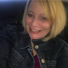 Lori Riggatire's Instagram, Twitter & Facebook