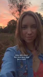 tell me your love story lovelies ⬇️ + pretty pls listen to falling