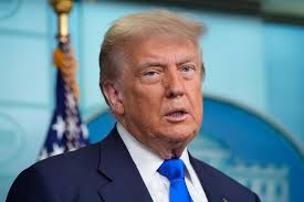 Entierran a hijo de Fidel fuera de panteón familiar