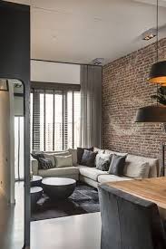 De Blikvanger Van De Chic Industriele Woonkamer Zijn De Donkere Houten Jaloezieen Van Zonnelux De Houten Jaloezieen Komen In Home Interior Lounge Room Styling