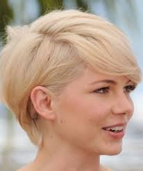 Delicate waves redirect the roundness of the face. 20 Gorgeous Looks With Pixie Cut For Round Face