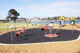 We invite you to participate in group fitness classes taught by some of your favorite pp&r instructors at two outdoor locations: Outdoor Fitnesspark Im Mariners Reserve Au Stilum