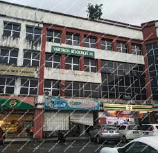 The venue comprises of 3 bedrooms and 1 bathroom. Lelong Auction Apartment In Kuching Sarawak Rm 126 000 On 2020 11 04 Lelongtips Com My