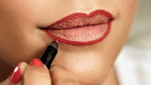 How did my lips get bigger? How To Make Your Lips Bigger With Lip Liner
