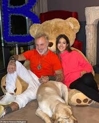 Maybe you would like to learn more about one of these? Showbiz Sharon Fonseca 25 Cosies Up To Her Partner Gianluca Vacchi 53 After Welcoming Their First Child